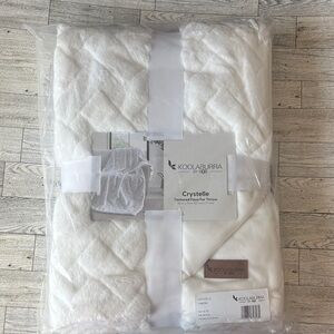 Koolaburra Cream Textured Faux Fur Throw by UGG